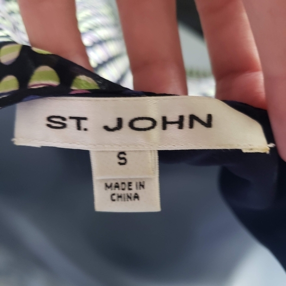 St. John Women's Small Black Sleeveless Blouse Colorful Circles Print Zip Side - Picture 7 of 8